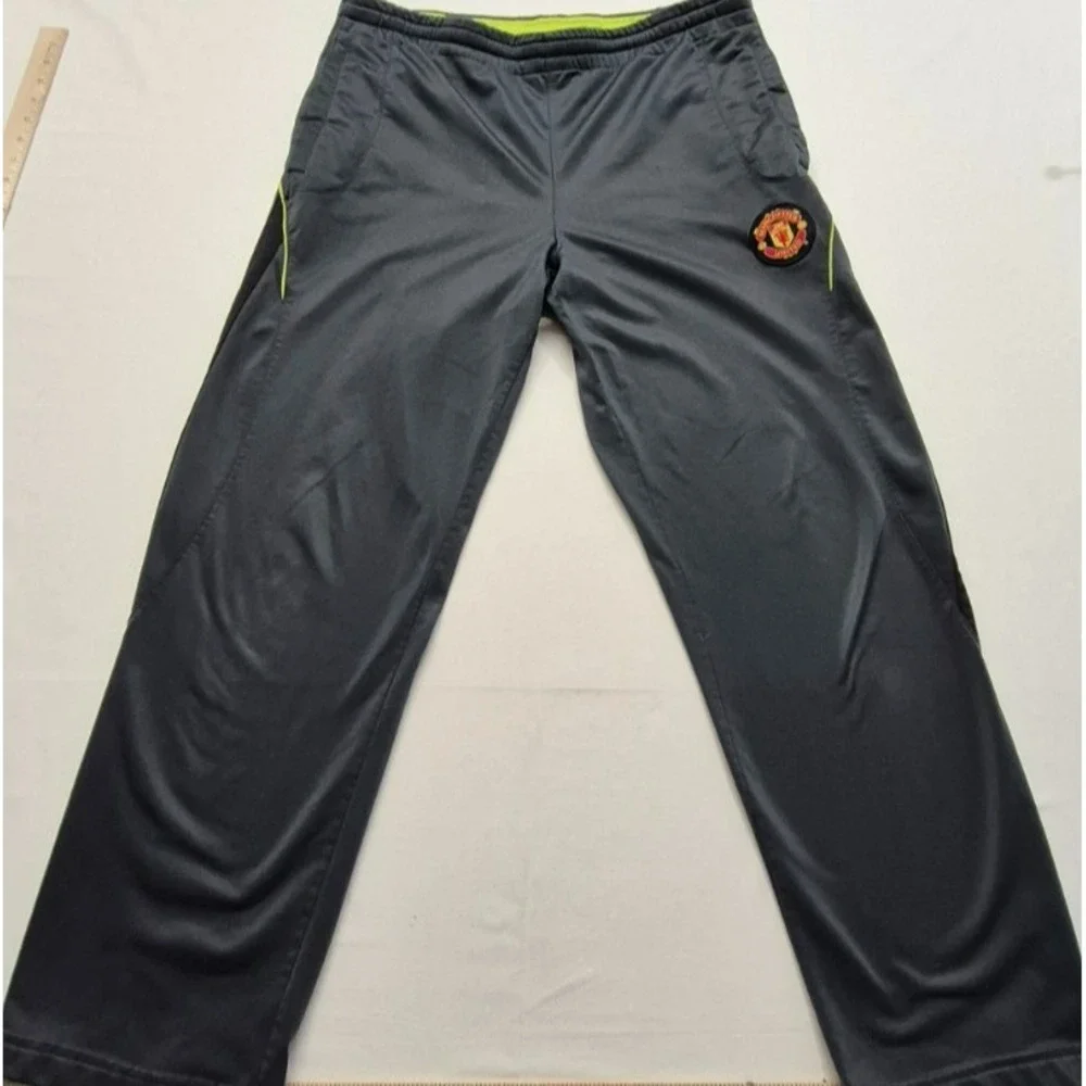 Manchester United Men's Training Soccer Gray Athletic Pants‎ black strips sz. M